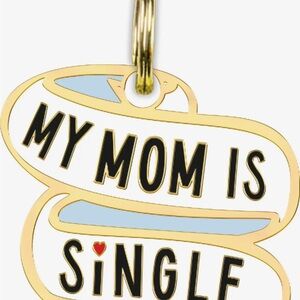 “My mom is single “Charm for dog /cat‎ Collor